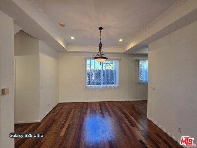 Foto del edificio - 5242 Vesper Ave