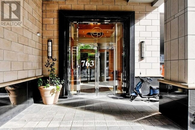 Photo du bâtiment - 763 Bay St.