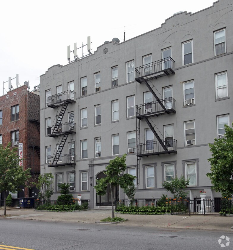 Primary Photo - 1782 Bay Ridge Pky