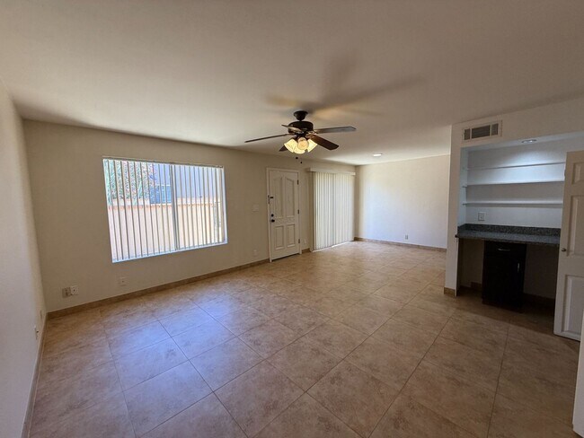 Building Photo - 17014 E Calle Del Oro