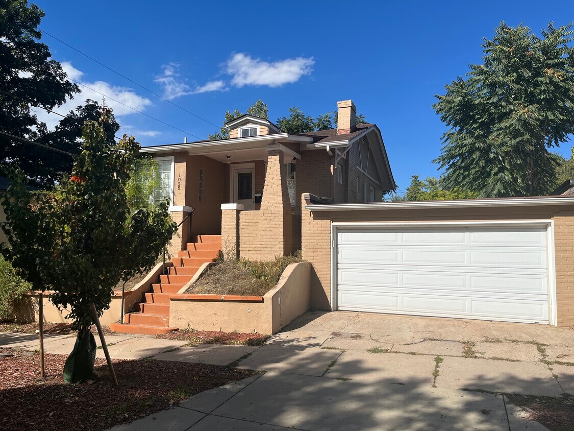 Foto principal - 1025 E Iowa Ave