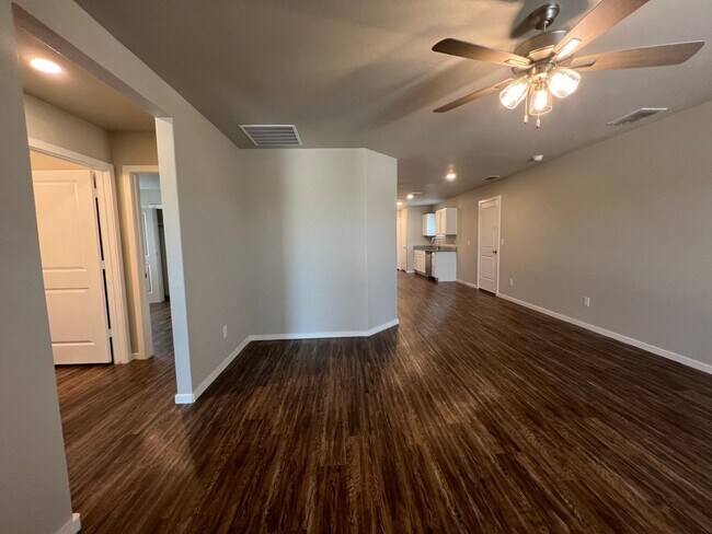 Foto del edificio - 3405 Tiffin Ave