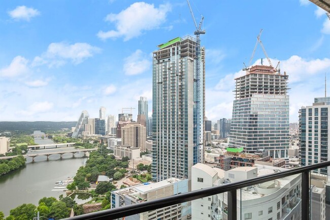 Building Photo - 70 Rainey St
