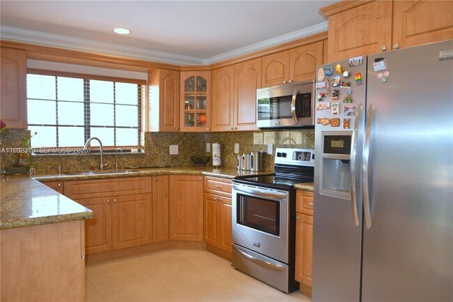 Building Photo - 2237 SW 63rd Ave