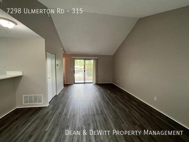 Foto del edificio - Updated 1/1 Condo - Pool, Pond, Parking