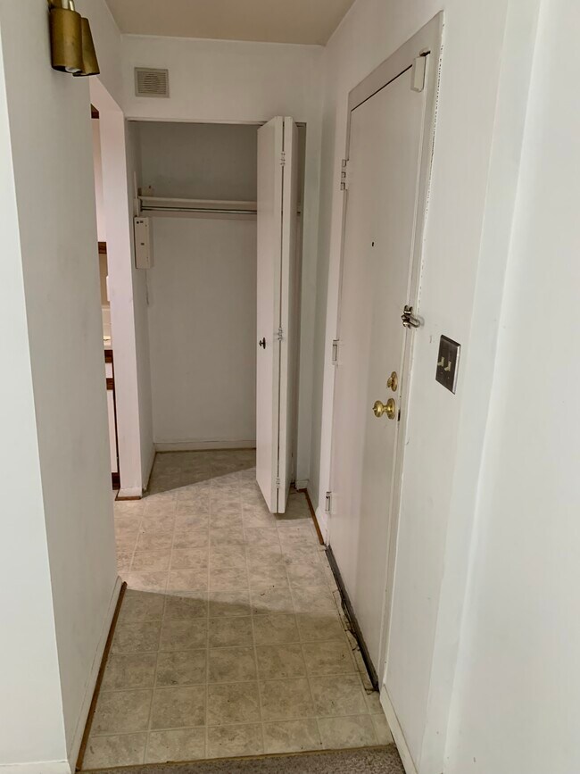 Foto del edificio - 7900 Pearlbush Dr