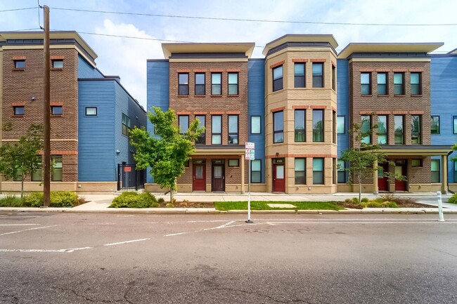 Building Photo - 2376 Stout St