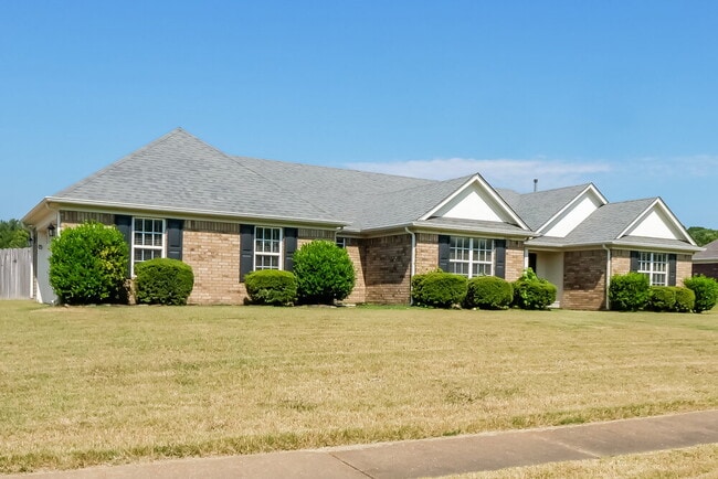 Building Photo - 2401 N Forest Hill Irene Rd