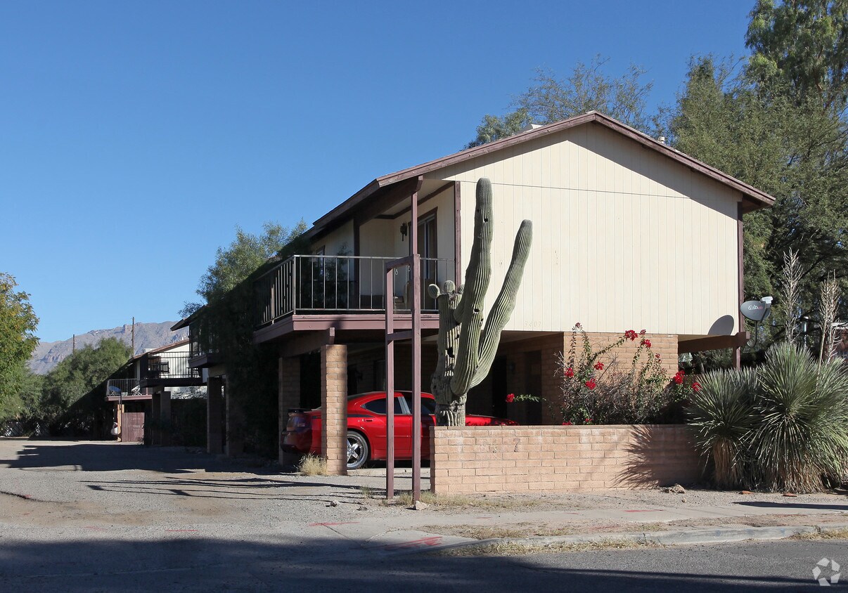 Building Photo - 3407 E Presidio Rd