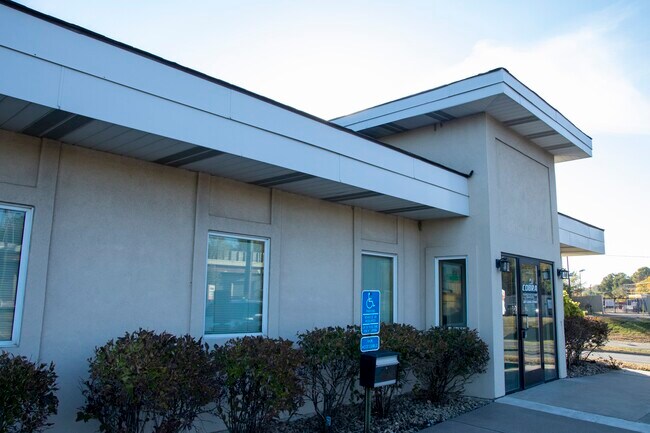 Exterior - 301 Eaton St