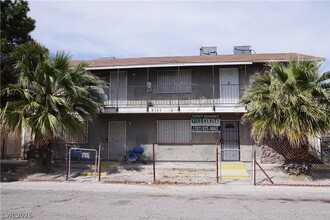 Building Photo - 4750 Thunderbolt Ave