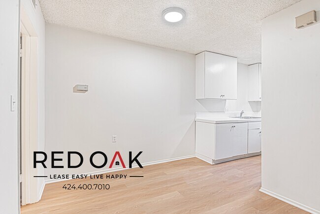 Foto del edificio - Cheerful One Bedroom with Central Heat & A...