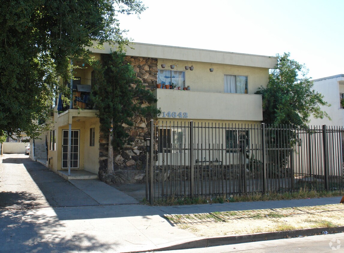 Primary Photo - 14642 Delano St