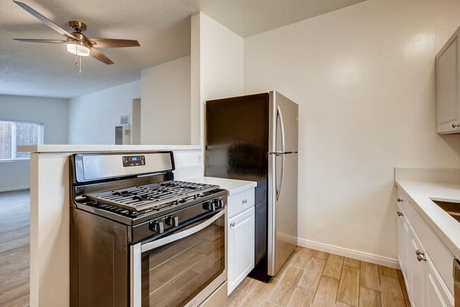 Foto del edificio - 2 Bedroom/1 Bath single story unit in duplex for rent in Encinitas!