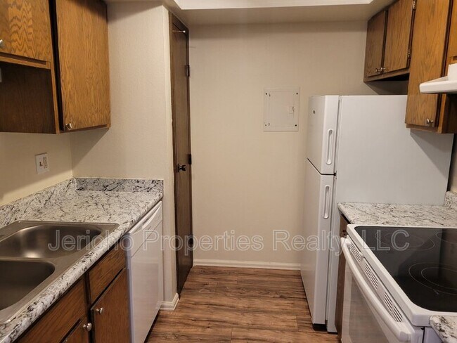 Foto del edificio - 3550 S Harlan St
