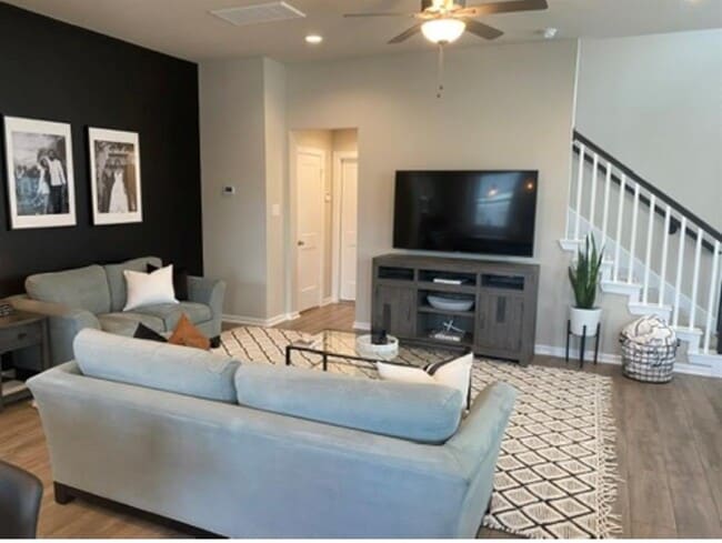Building Photo - 2530 Manor Valley Ct
