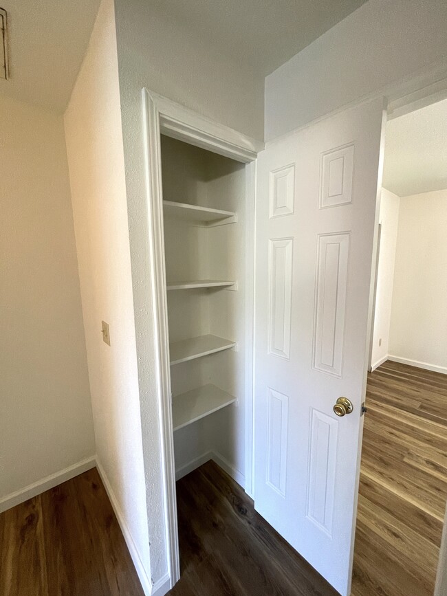 Extra Closet - 107 North Harbin Avenue