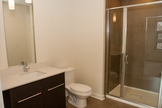 Foto del edificio - 1249 W Madison St