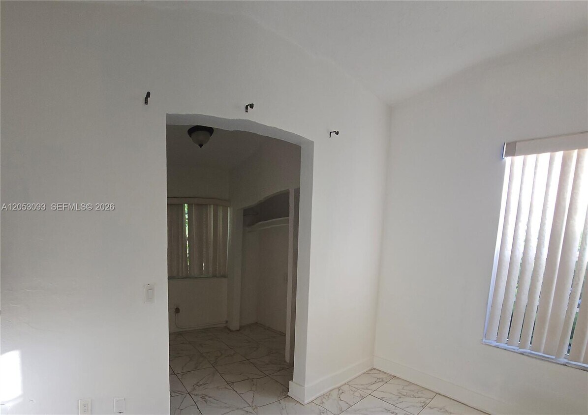 Foto del edificio - 455 NE 131st St