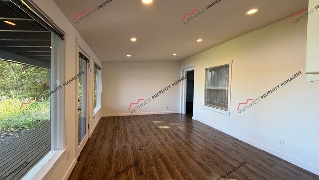 Foto del edificio - 609 68th Ave NE