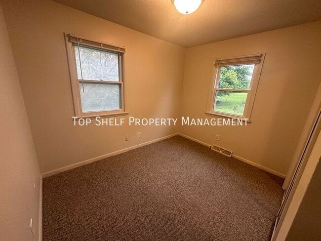 Building Photo - 607 E McKinley Ave