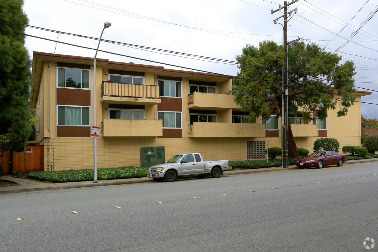 Building Photo - 342 Highland Ave