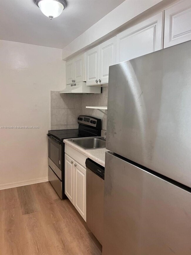 Building Photo - 7820 NE Bayshore Ct