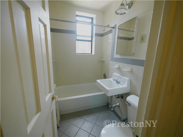 Primary Photo - 2586 44th St