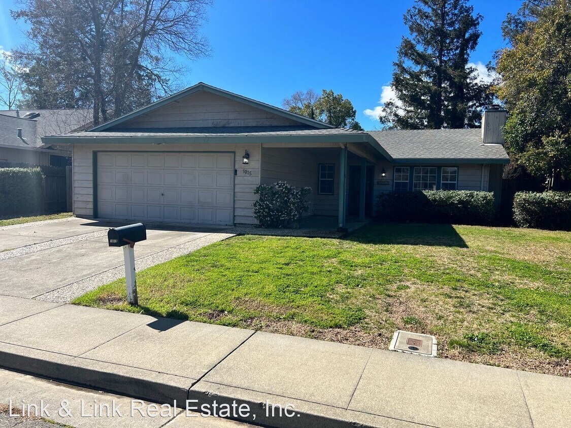 Primary Photo - 3 br, 2 bath House - 1015 Mason Court