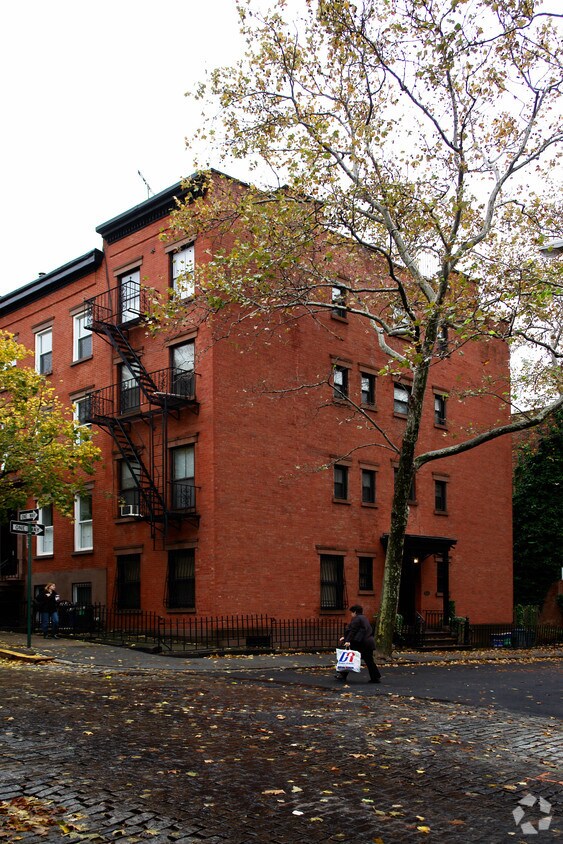 Foto del edificio - 1 Willow Pl