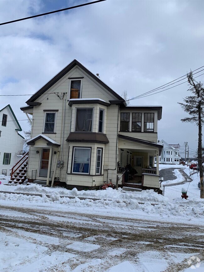 Apartments under 2,500 in Newport City, VT 2 Rentals