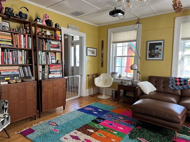 Building Photo - 369 Verplanck Ave