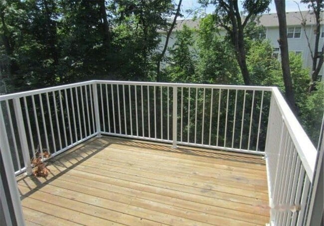 Building Photo - 5073 Dunkirk Pl N