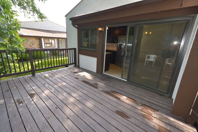 Foto del edificio - 183 Cascade Dr