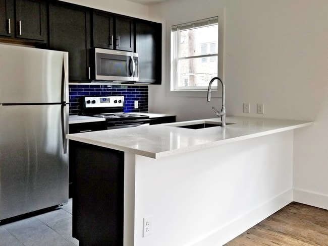 Building Photo - Junius Apartments