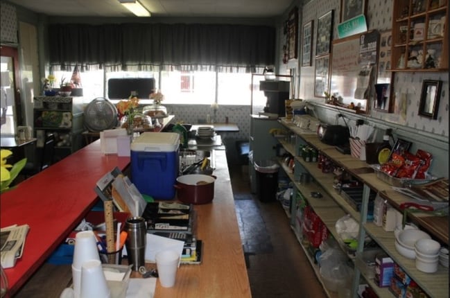 Foto del interior - 323-325 N Main St