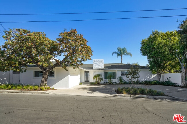 Building Photo - 16210 Bertella Dr
