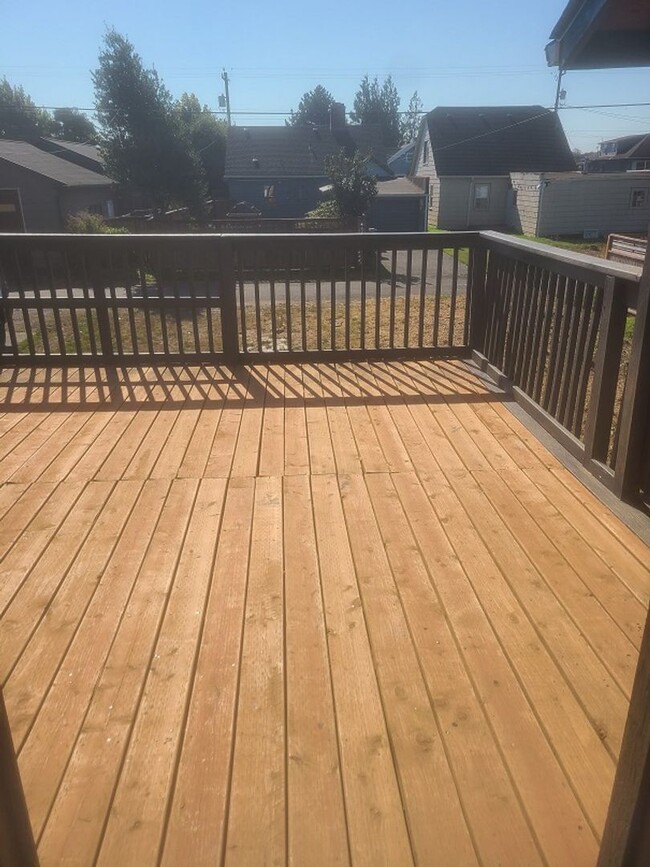 Foto del edificio - 1415 W Second St