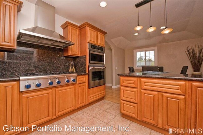 Building Photo - 3 br, 3 bath House - 839 Pinon Ave.
