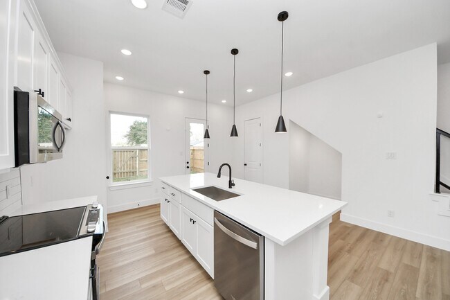 Foto del edificio - 2708 Bostic St