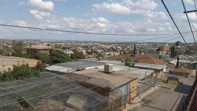 Foto del edificio - 1616 N Stanton St
