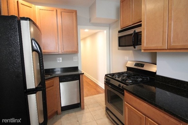 Building Photo - 4010 N Hamlin Ave