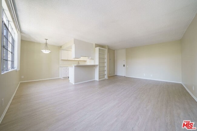 Building Photo - 456 S Harvard Blvd