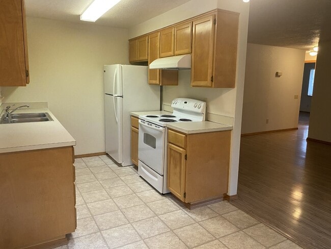 Building Photo - 1465 Woodside Ct SE