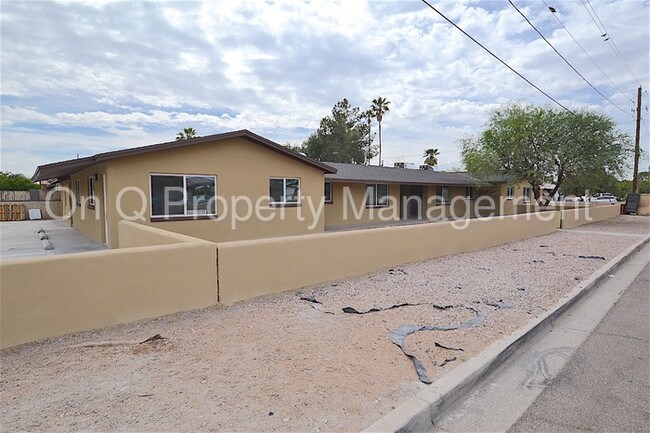 Building Photo - Ready for move in! Must See!