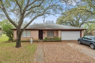 Building Photo - August Pre-Lease Available!! 3 Bed, 2 Bath with Huge Backyard and Covered Patio!