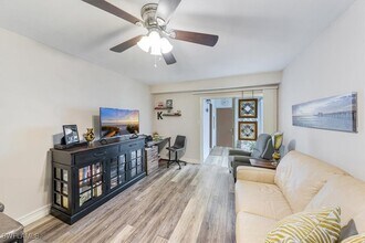 Building Photo - 402 Bristle Cone Ln
