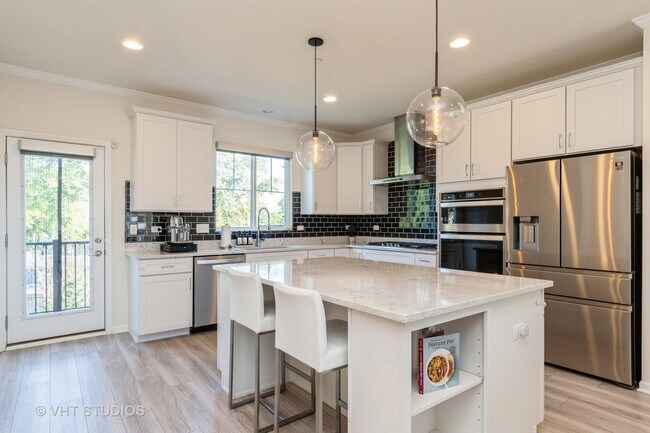 Building Photo - 949 Coletta Cir