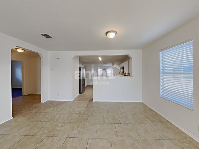 Building Photo - 3831 Ponderosa Bend