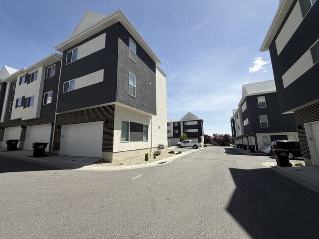 Foto del edificio - 63 E Hamblin Ln